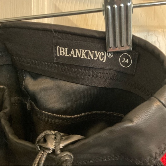 NWT Blank NYC Black Light My Fire Vegan Leather Pull On Pants Womans Size 24 - Picture 7 of 10